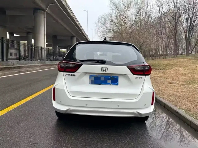 Honda Fit — Фото автомобиля 4