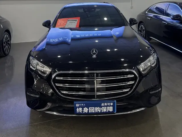 Mercedes-Benz E-Class — Фото автомобиля 2