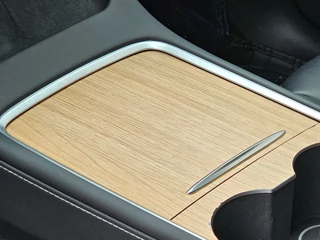 Tesla Model Y — Фото автомобиля 20