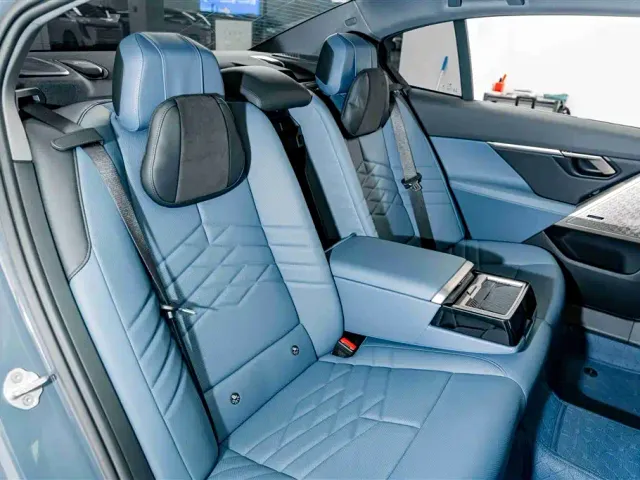 BMW 5 Series — Фото автомобиля 24