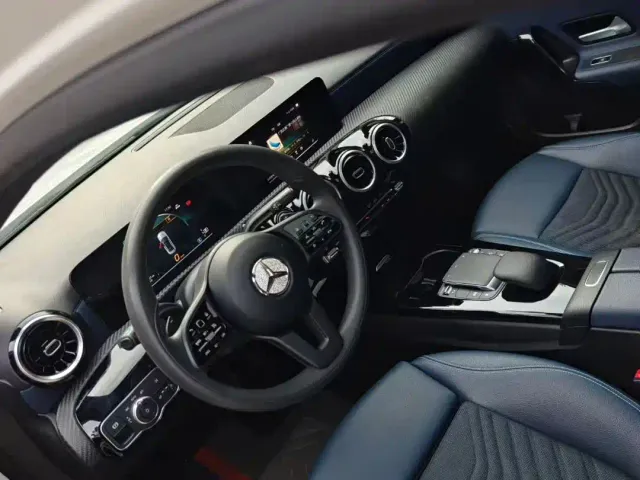 Mercedes-Benz A-Class — Фото автомобиля 9