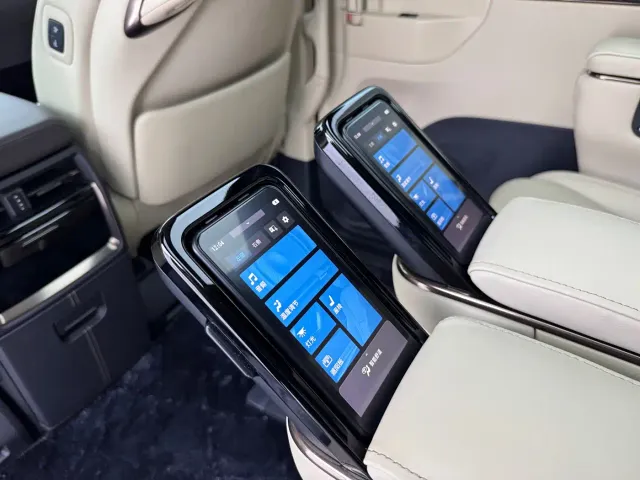 Toyota Vellfire — Фото автомобиля 9