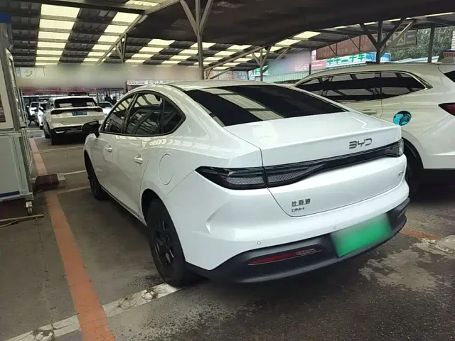 BYD Seal 05 DM-i — Фото автомобиля 4