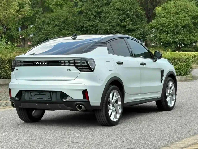 Lynk & Co 05 — Фото автомобиля 19
