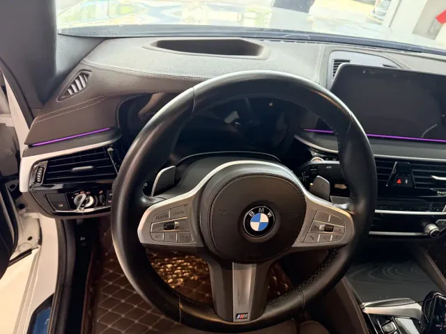 BMW 5 Series — Фото автомобиля 5