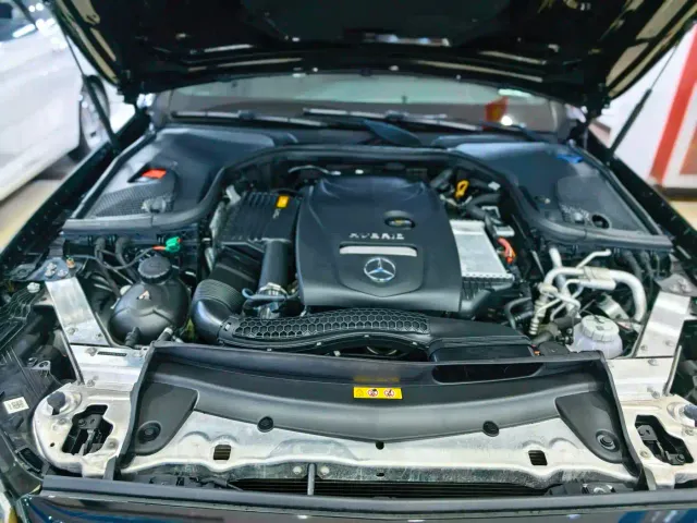Mercedes-Benz E-Class — Фото автомобиля 7