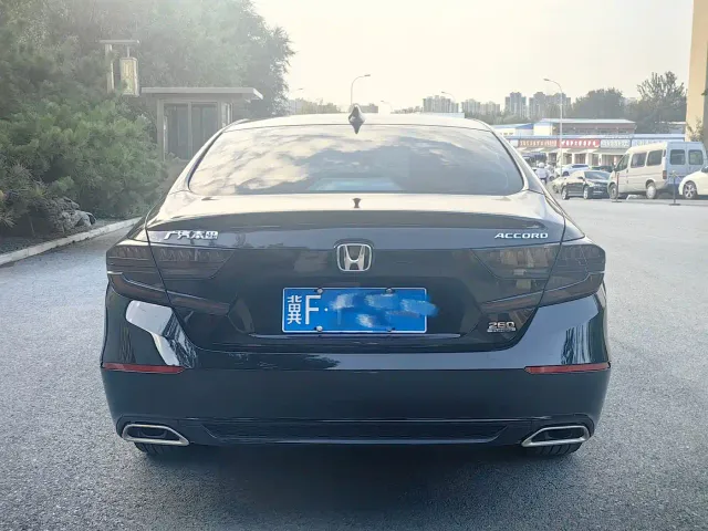 Honda Accord — Фото автомобиля 4