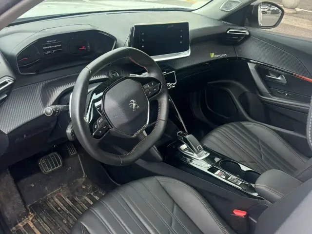 Peugeot 2008 — Фото автомобиля 8