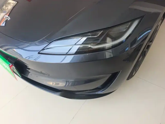 Tesla Model 3 — Фото автомобиля 23