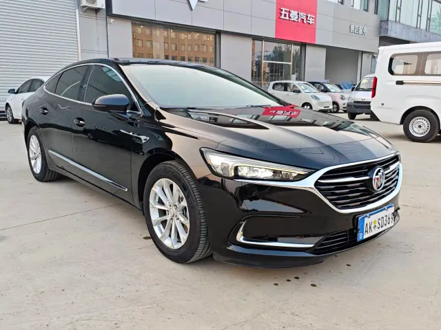 Buick LaCrosse — Фото автомобиля 3