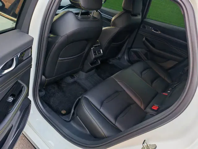 Geely Xingrui — Фото автомобиля 8