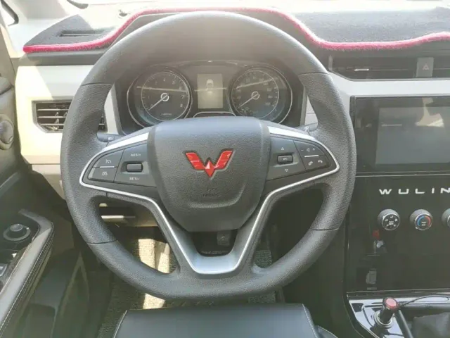 Wuling Zhengcheng — Фото автомобиля 10