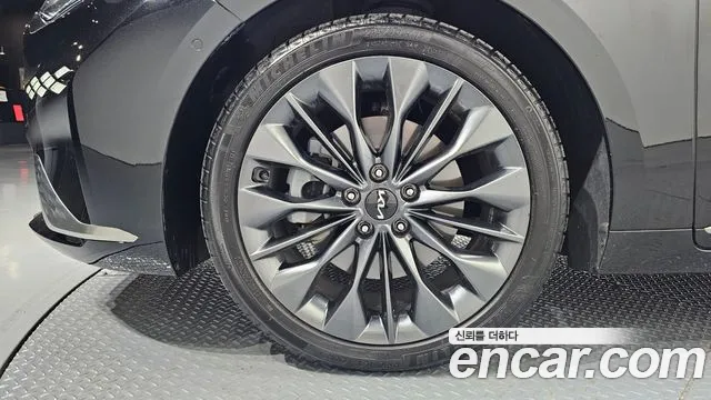 Kia K8 — Фото автомобиля 5
