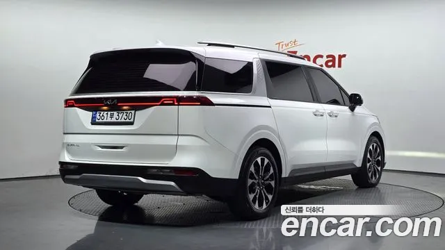 Kia Carnival Generation 4 — Фото автомобиля 2