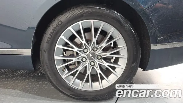 Genesis G80 Бензин 2.5 турбо 2WD — Фото автомобиля 18