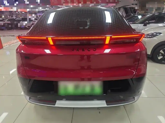 Lynk & Co Z20 — Фото автомобиля 5