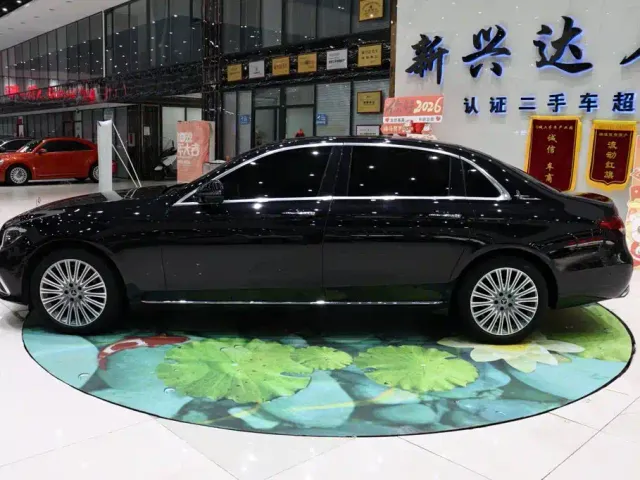 Mercedes-Benz E-Class — Фото автомобиля 3