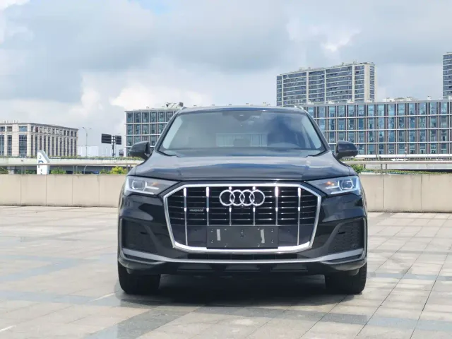 Audi Q7 — Фото автомобиля 2