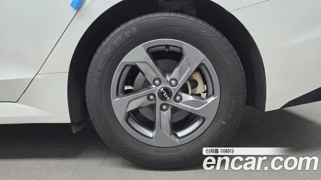 Kia K5 Новый K5 3 поколение 2.0 LPi(Для проката) — Фото автомобиля 21