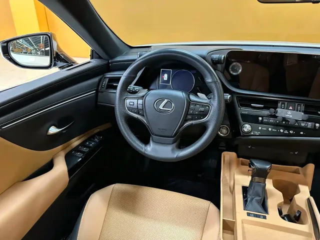 Lexus ES — Фото автомобиля 7