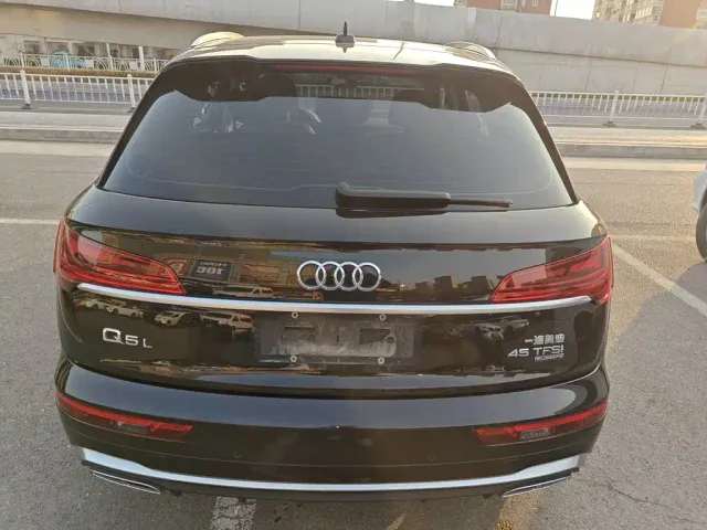 Audi Q5L — Фото автомобиля 3