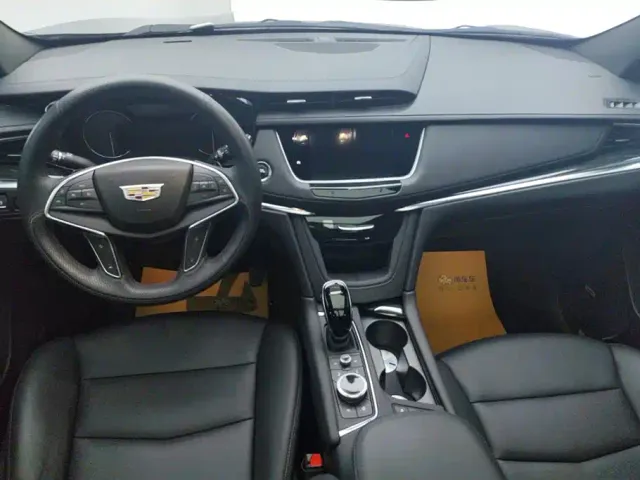 Cadillac XT5 — Фото автомобиля 12