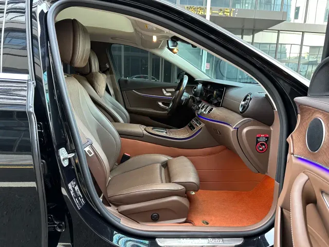 Mercedes-Benz E-Class — Фото автомобиля 14