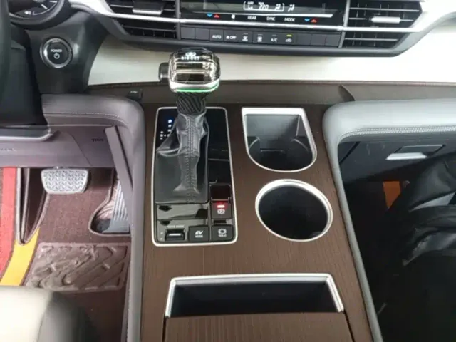 Toyota Sienna — Фото автомобиля 13
