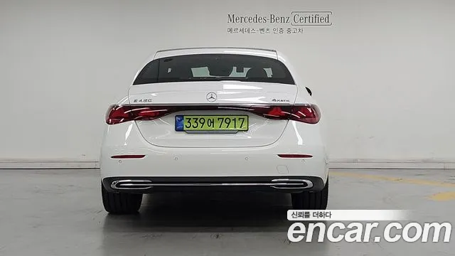 Mercedes-Benz E-Class — Фото автомобиля 4
