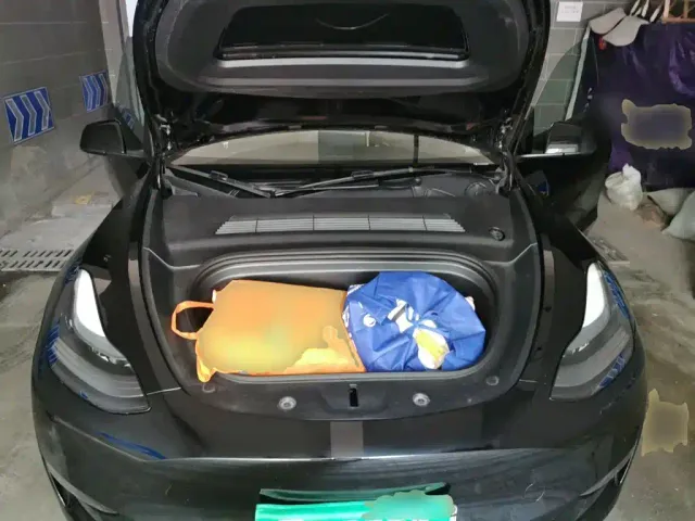 Tesla Model Y — Фото автомобиля 10