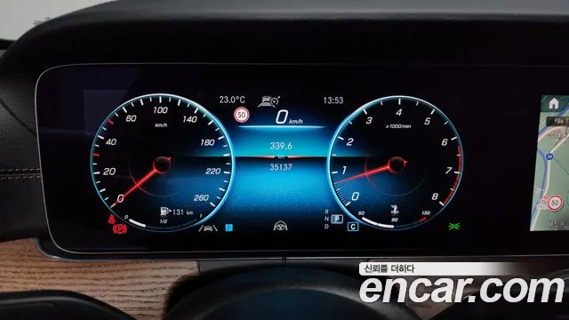 Mercedes-Benz E-Class — Фото автомобиля 8