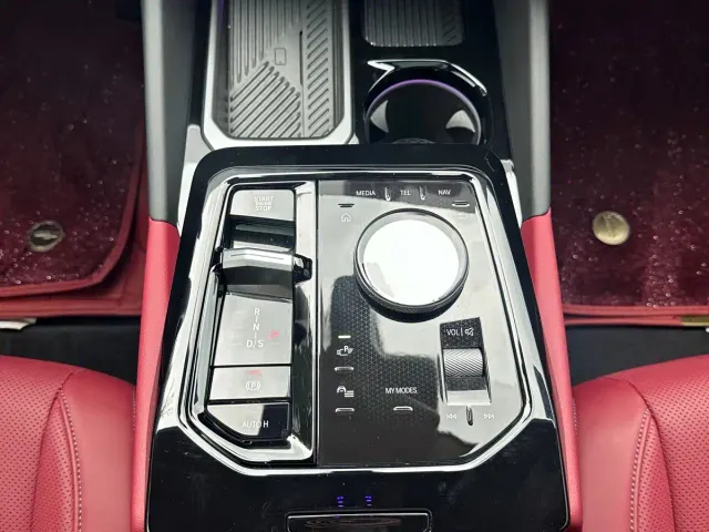 BMW 5 Series — Фото автомобиля 12
