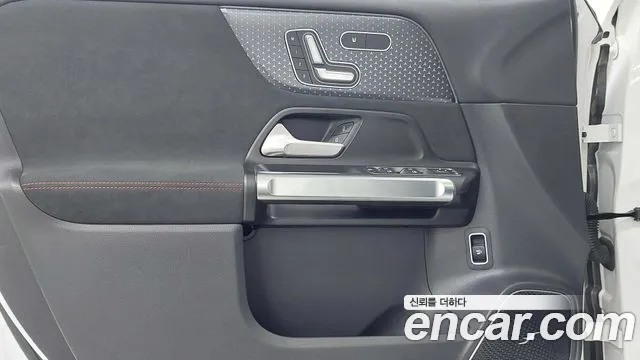 Mercedes-Benz EQB — Фото автомобиля 15