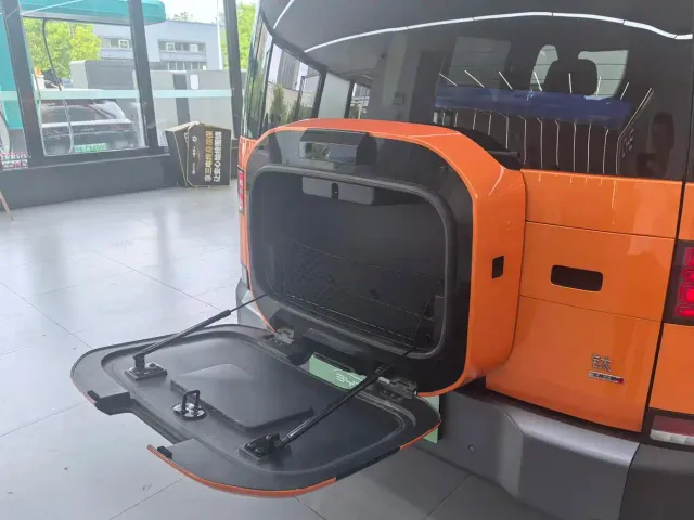 BYD FangChengBao Titanium 7 — Фото автомобиля 12