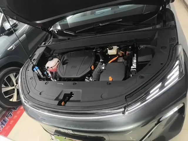 Geely Galaxy Starship 7 EM-i — Фото автомобиля 19