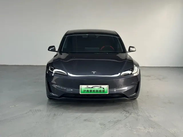Tesla Model 3 — Фото автомобиля 2