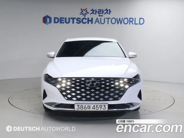 Hyundai Grandeur New — Фото автомобиля 3