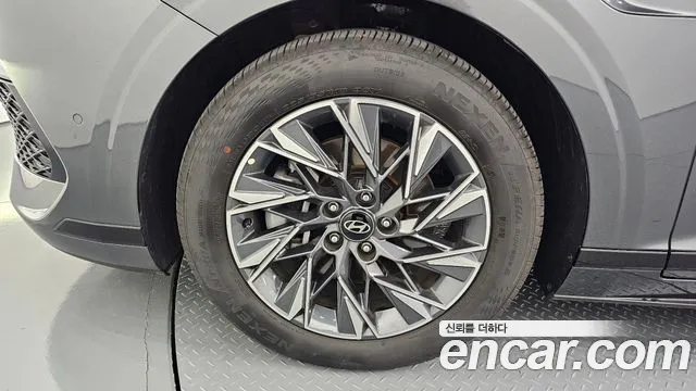 Hyundai Grandeur GN7 — Фото автомобиля 5