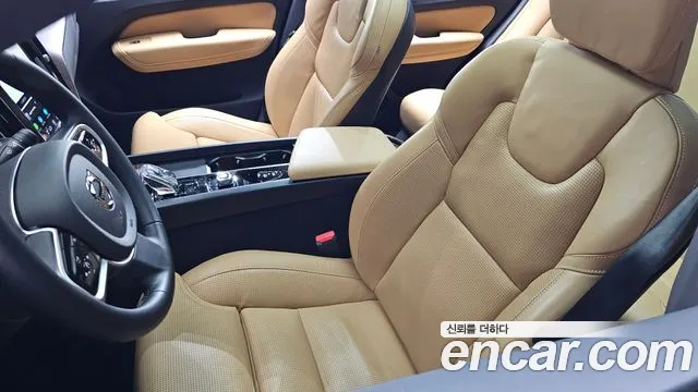 Вольво XC60 — Фото автомобиля 24
