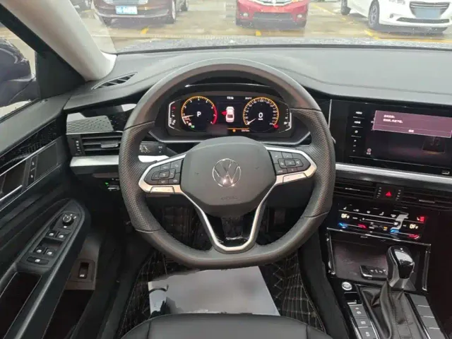 Volkswagen Passat — Фото автомобиля 10