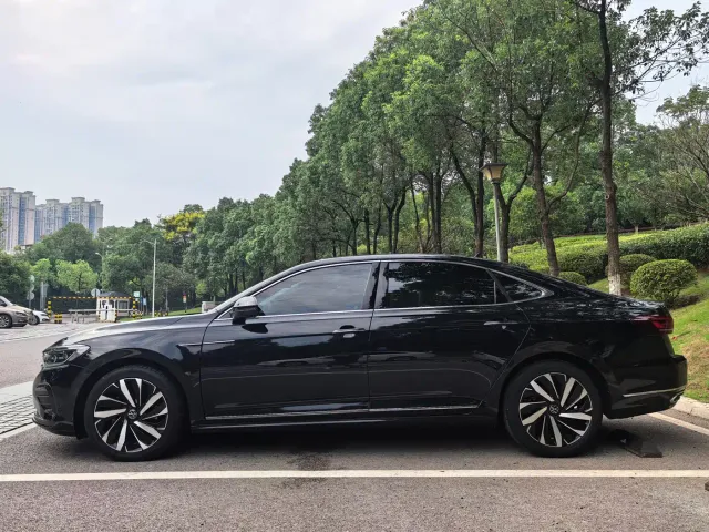 Volkswagen Passat — Фото автомобиля 7