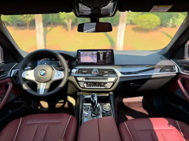 BMW 5 Series — Фото автомобиля 5