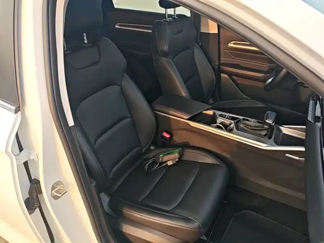 Geely Emgrand — Фото автомобиля 24