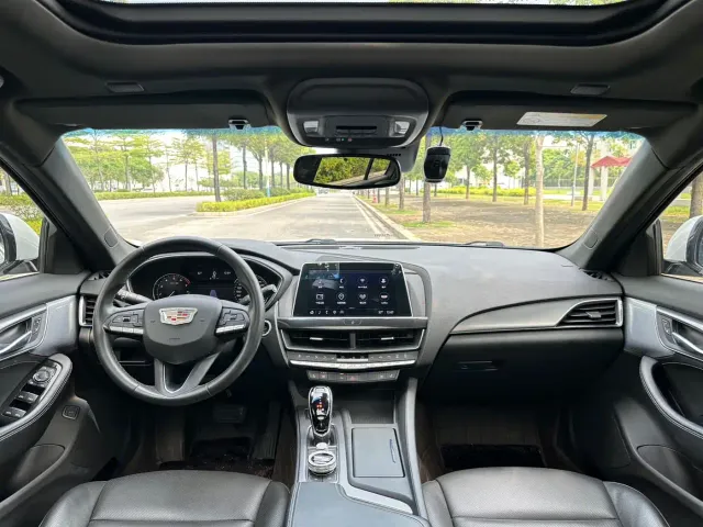 Cadillac CT5 — Фото автомобиля 5