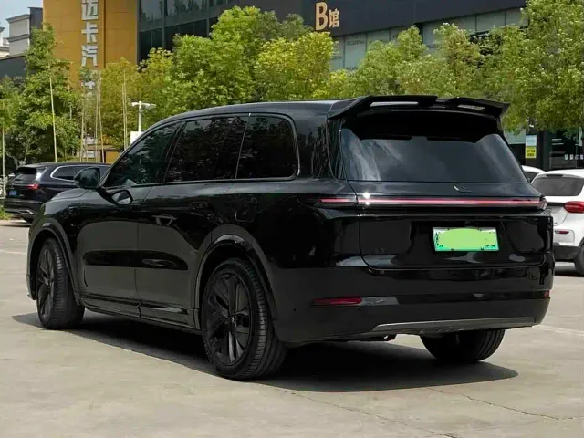 Li Auto L9 — Фото автомобиля 10