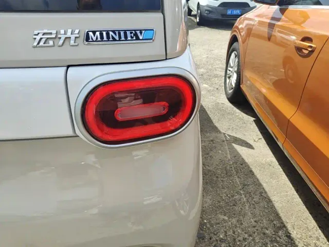 Wuling Hongguang Mini EV — Фото автомобиля 7