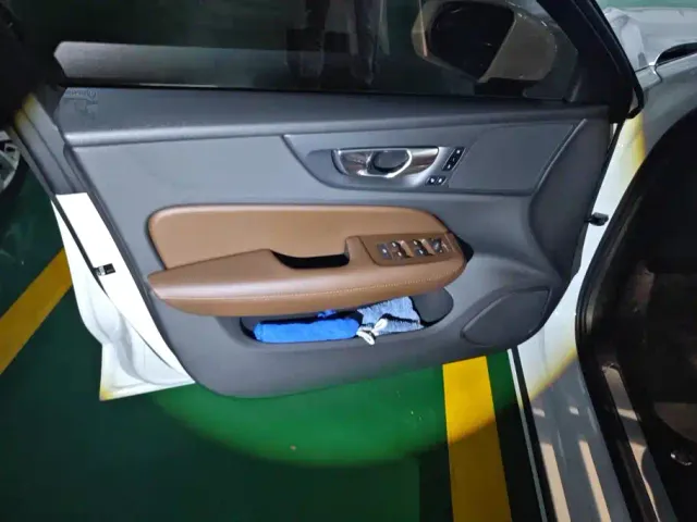 Volvo S60 — Фото автомобиля 7
