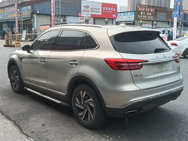 Hongqi HS5 — Фото автомобиля 9