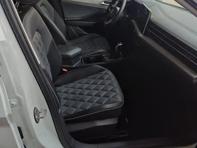 Volkswagen Sagitar — Фото автомобиля 8