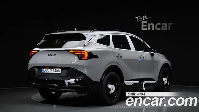Kia Sportage Бензин 1.6 турбо 2WD — Фото автомобиля 2